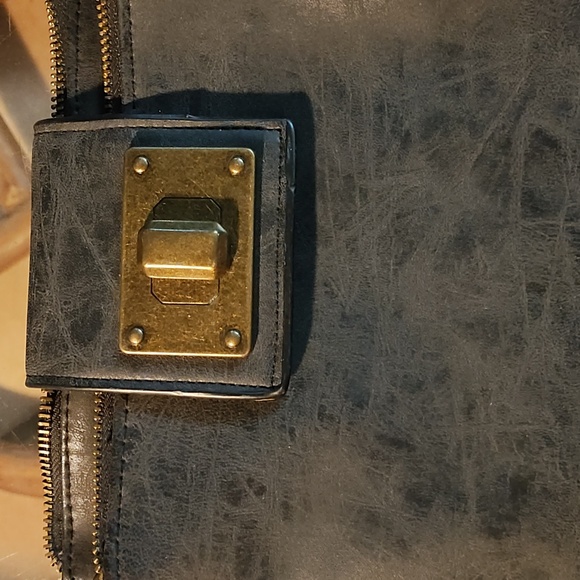 Purse - Picture 2 of 5